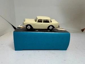 Triang Minic Motorways M1556 Mercedes-Benz 220S Saloon Ivory Boxed - Picture 1 of 13