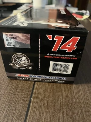 Coche autografiado Kyle Larson 2014 #42 Target Night escala 1/24 Foto 1 de 4