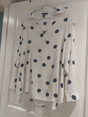 NEW LOOK Size 18 BNWOT LONG SLEEVE TUNIC STYLE POLKA DOT BLOUSE Longline - Image 1 of 4