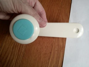 Donvier Chillfast 1-Quart Ice Cream Maker Crank Handle Part, WHITE w/Blue Cap - Picture 1 of 9