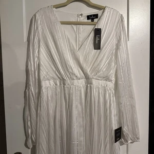 Neu mit Etikett Lulus Divine Love Maxikleid Damen Large weiß Langarm Chiffon gestreift - Bild 1 von 5
