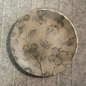Vintage Wendell August Forge Hammered Aluminum 6” Plate Dogwood - Picture 1 of 4