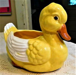 VINTAGE 1950's ARDCO HAND PAINTED PORCELAIN ADORABLE YELLOW DUCK PLANTER - JAPAN - Picture 1 of 6