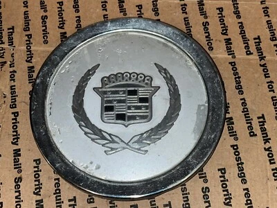 1991 1992 1993 Cadillac Deville  OEM  Hubcap Cover Center Cap - (1)  See Pics - Image 1 of 4