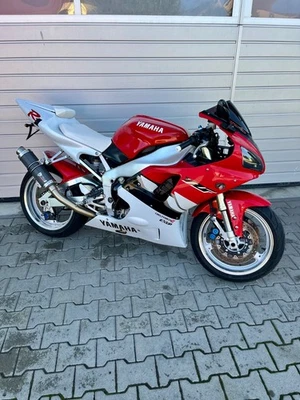 YAMAHA R1 RN01 Sportauspuff Heckumbau - Bild 1 von 4