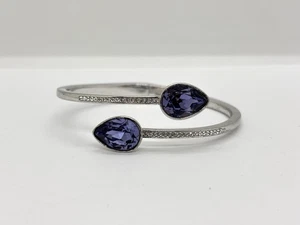 Brazalete con bisagras Warren James Swarovski cristal púrpura en forma de lágrima - Imagen 1 de 12