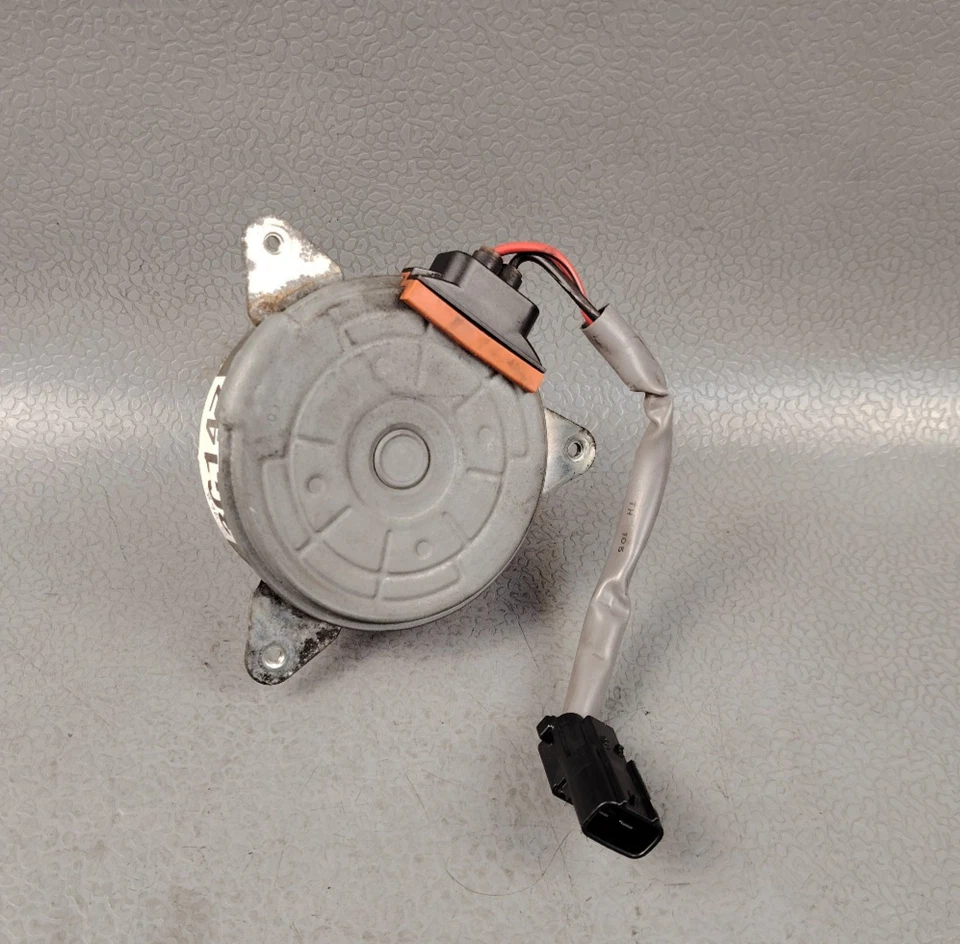 HONDA CRZ FIT 1.5L INSIGHT 1.3L RADIATOR FAN MOTOR ASSEMBLY 19030-RB0-014 - Image 1 of 4