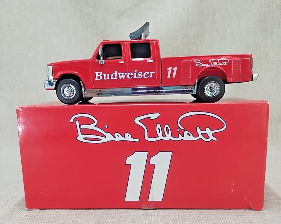 1:24 Action Racing Diecast Bank Bill Elliott 11 Budweiser Racing Hauler Dually - Image 1 of 4