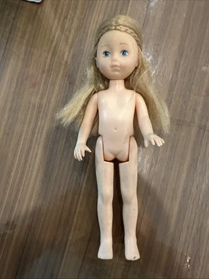 Ginny Vogue 娃娃 8 英寸,1970,金发和蓝眼睛 复古  — 第 1/4 张图片