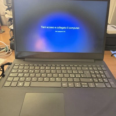 Lenovo V15  15,6" (256GB SSD, Intel Celeron  4GB RAM)... - Immagine 1 di 4