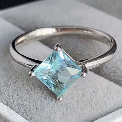 Anillo solitario de piedras preciosas creado en laboratorio por princesa de 3,00 quilates enchapado en oro blanco de 18 quilates Foto 1 de 4