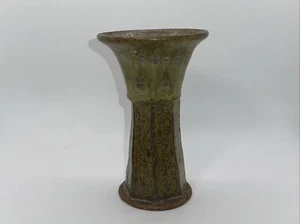 Jarrón cáliz de cerámica de estudio estilo MCM verde abuela ~5,5" firmado - Imagen 1 de 13