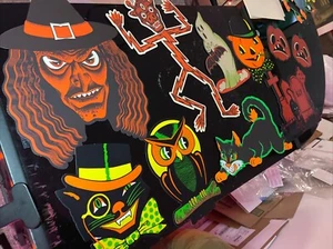 Vintage Halloween Decorations Diecut Cardboard Witch Pumpkin House Skeleton Lot - Imagen 1 de 12