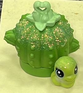 Littlest Pet Shop Teeniest Tiniest Pet Tartaruga con Porta Cactus Tasso Glitter - Foto 1 di 5