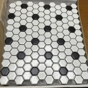 Mosaico de porcelana hexagonal Soho blanco con negro mate (10) 12”x 10” envío gratuito - Imagen 1 de 9