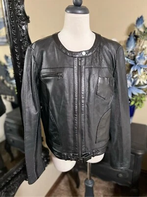 Tahari 黑色穿孔羊羔皮革摩托夹克大号 — 第 1/4 张图片