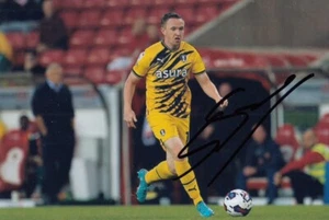 Autógrafo de fútbol americano foto firmado a mano por Richard Wood del Rotherham United 6x4 7 - Imagen 1 de 1