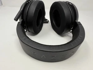 Auriculares para juegos Razer Kraken con cable sobre la oreja con entrada AUX - negros - Imagen 1 de 11