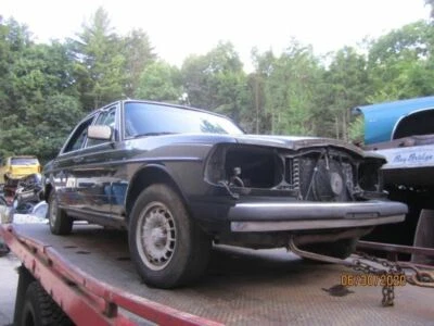 1985 Mercedes 300D Coolant Reservoir  - Image 1 of 4