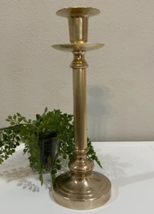 Candelabro de cena cónico de latón macizo con base de columna redonda tradicional de colección - Imagen 1 de 5