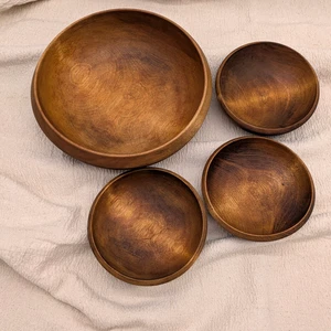 Juego de ensaladeras de madera de colección de 4 piezas - 1 grande y 3 pequeño - casa de campo primitiva rústica - Imagen 1 de 8