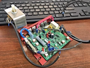 KB Electronics KBMM-225D Control de velocidad del motor DC 115/230 entrada VAC, 0-90/180 VDC - Imagen 1 de 5