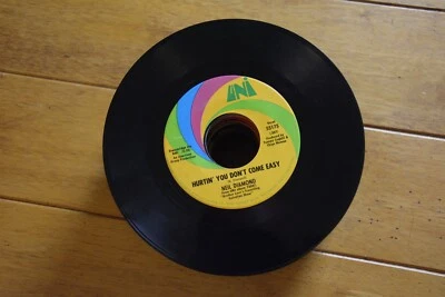 NEIL DIAMOND "HURTIN YOU DON'T COME EASY" 45 RPM 7" VG- RECORD [D32-159] - Image 1 of 4
