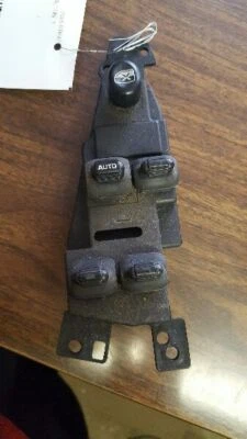 INTERRUPTOR PUERTA DELANTERA L SEDÁN CONDUCTOR SE ADAPTA 01-06 STRATUS 133886 Foto 1 de 3