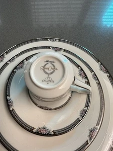 Noritake Halifax 729 4-Pc Place Setting Pink Gray Floral Black Band Cup & Plates - Picture 1 of 4