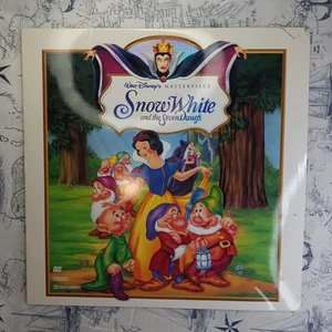 Walt Disney's Masterpiece Snow White & The Seven Dwarfs 1994 Laserdisc - Picture 1 of 4