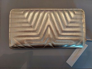 accessorize quilted bolsa