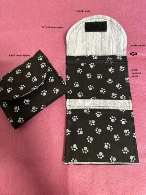 Ручной работы стеганый бумажник / бумажник серый лапы на черной хлопчатобумажной ткани - Изображение 1 из 3