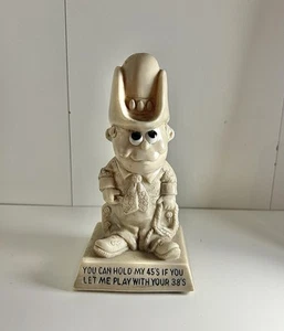 VTG 1971W. & R Berries Figurine 819, You Can Hold My 45s If You Let Me Play . . - Picture 1 of 4