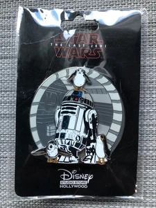 Disney Star Wars: Die letzten Jedi - R2D2 mit Porgs - Überraschungsanstecknadel | DSSH - Bild 1 von 1