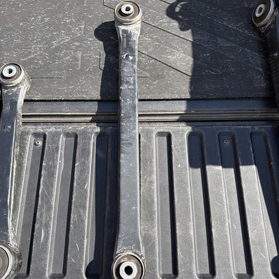 2020-2025 Jeep Gladiator JT braço de controle inferior traseiro OEM único 68264947 - Imagem 1 de 4