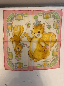 VINTAGE CHILDRENS LADIES HANKY HANDKERCHIEF, TOY TRAIN SQUIRRELS ACORNS ETC! - Bild 1 von 13