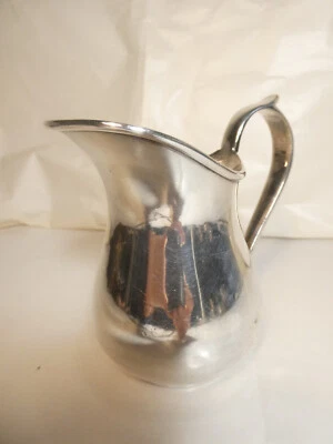 Pot à lait en métal argenté de la maison Félix Frères - Photo 1/4