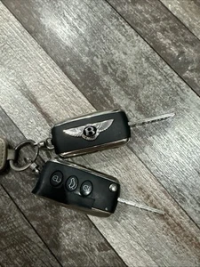 06-12 Bentley Continental GT Smart Keyless Entry Remote Key Fob. Key blade Cut - Picture 1 of 7