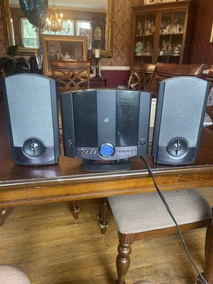 GPX HM3817DT Black CD Home Music System And Two Speaker read description - Image 1 of 4