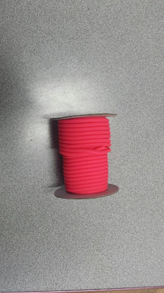 Tubo peep rosa arco e flecha de látex 25 pés - Imagem 1 de 1