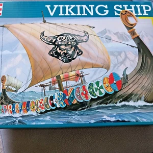 REVELL 1:50 VIKING SHIP - Picture 1 of 2