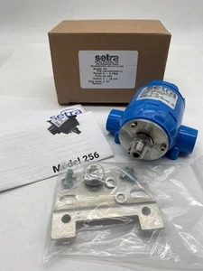 Setra 2561002PG2M11C Pressure Transducer, 0-2PSIG - Picture 1 of 8