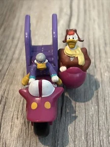 Rara statuina giocattolo HTF Applause vintage Disney Darkwing Duck Bike PVC anni 90 - Foto 1 di 6