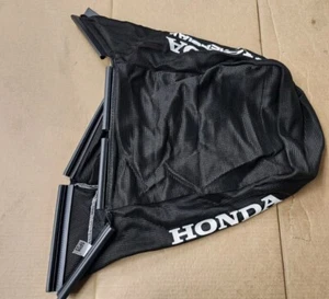 BOLSA DE CÉSPED HONDA COMERCIAL OEM 81320-VK6-6105 - Imagen 1 de 4