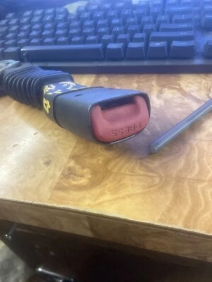 1GD801DVAC Mopar переднее сиденье пряжка конец справа для 2010 Jeep Grand Cherokee - Изображение 1 из 3