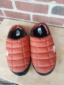 The North Face ThermoBall Traction Mule V NF0A3UZNKZ3 Men's Red Slipper 10 XE27 - Picture 1 of 6