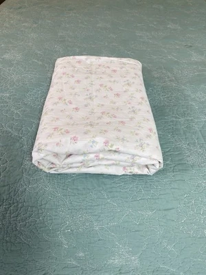 Simply Shabby Chic Rose Bud Sprinkles Flat King  Sheet 100% Cotton Pink White - Image 1 of 4