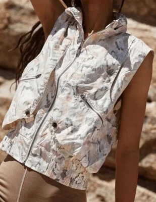 Free People $118 FP 机芯 Off The Grid 印花背心象牙白花卉尺寸 S — 第 1/4 张图片