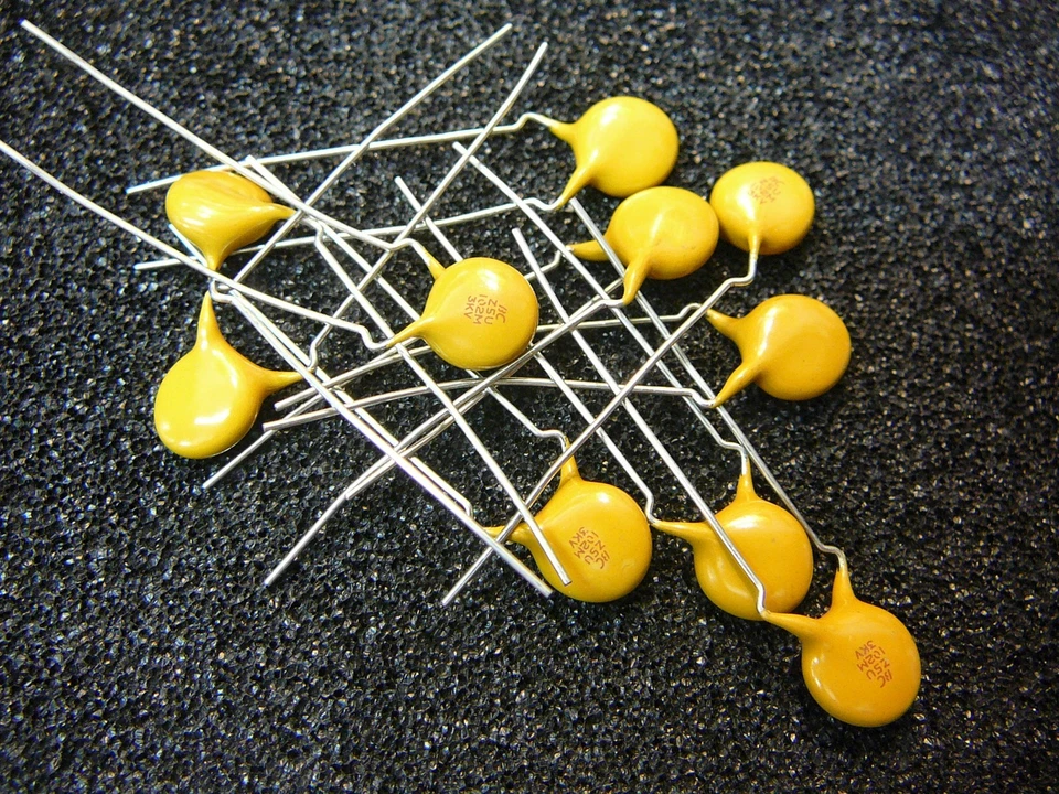 BC Components Ceramic Capacitor 1000pf 50v C0g/np0 Radial