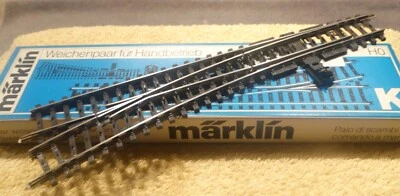 Märklin     2272    (Spur H0)    schlanke Weiche links - Angebot 1 - Bild 1 von 3